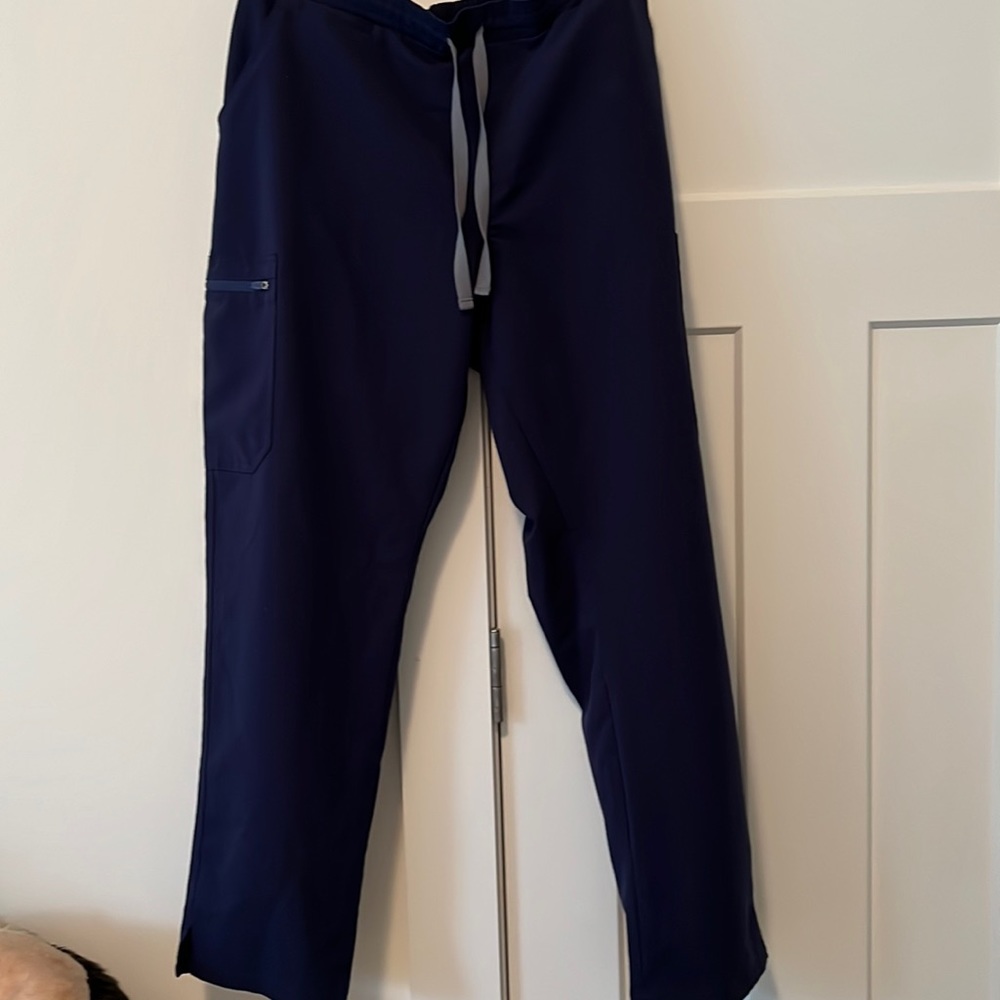Figs scrubs